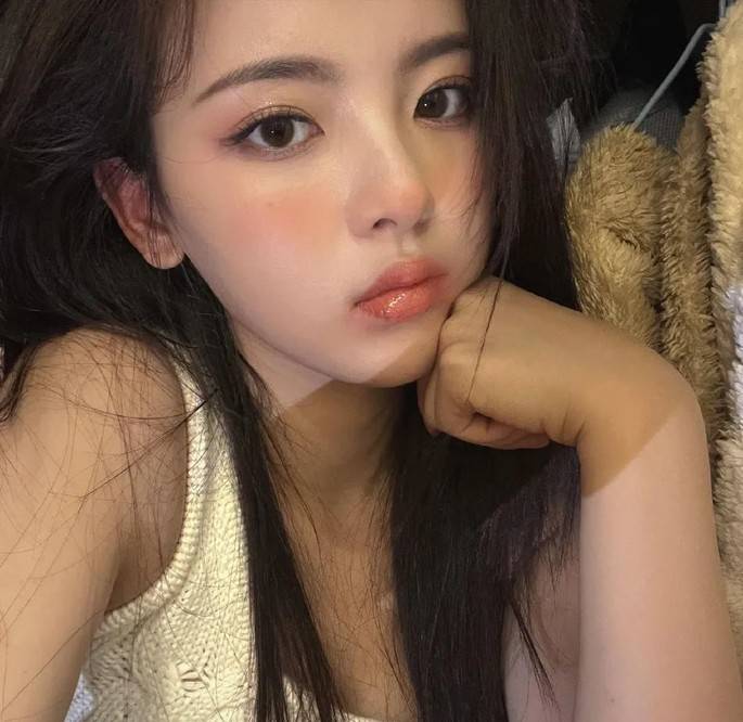 雪肤玉貌太性感撩人_美女用_穿着_肚脐