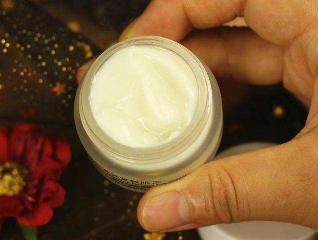 戚薇36岁佟丽娅老成这样?黑眼袋严重吓坏众人,粉丝:丫丫擦下眼霜吧