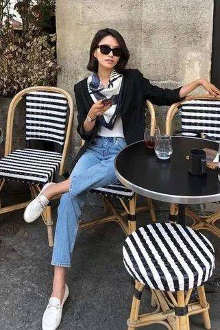 芭蕾 扔掉小白鞋,“牛仔裤+这双鞋”才是2022洋气穿搭!