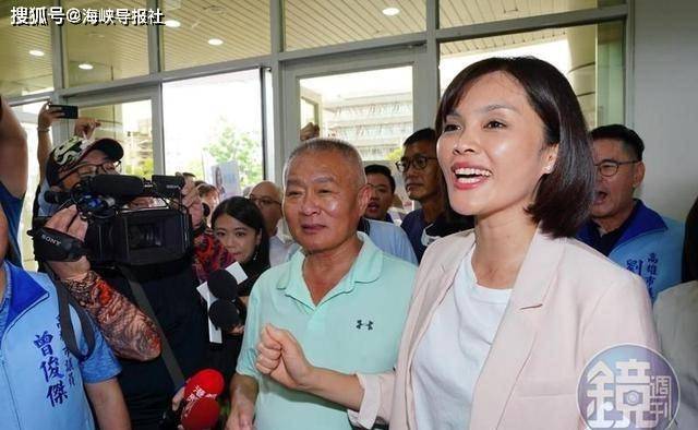 原创卖菜郎女儿征战高雄市长补选杨秋兴唱衰网友号召投票呼他一巴掌