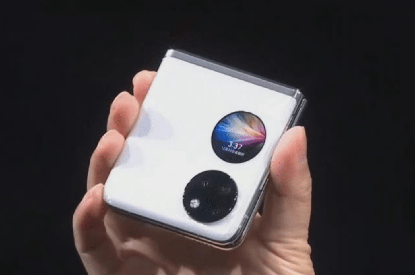 曾经是3~8妇女节，现在是3~8女神节，华为P50 Pocket美的精致，送礼倍有面儿