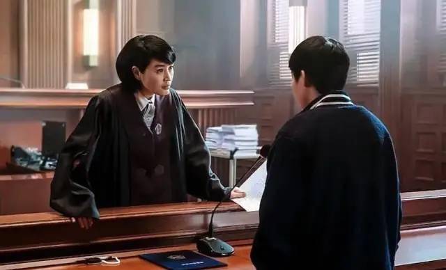 无辜|一不靠颜色，二没恋爱线，这种韩剧是怎么冲上豆瓣9分的？