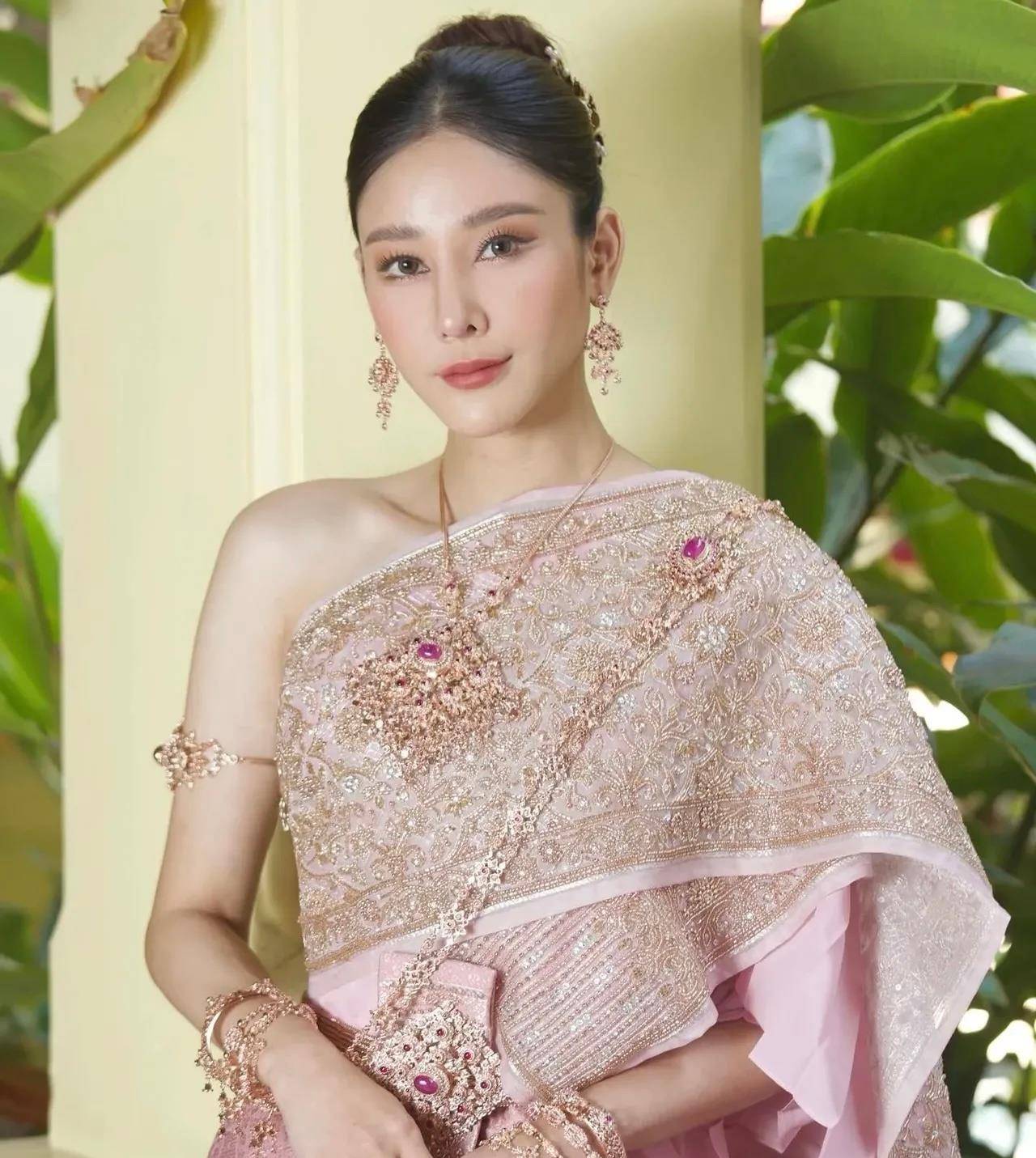 泰国女星tangmo面部图片
