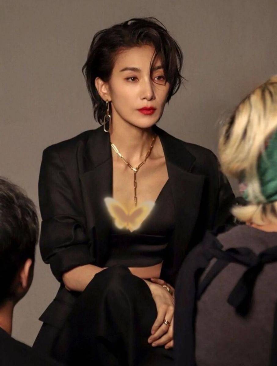 下巴果然,能剪短发的女人都有这4个优势,不是脸小就可以,你有吗