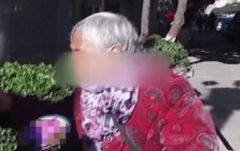 2021年,河南老人去世留14万,子女取钱反被拒,银行:没公证取不了