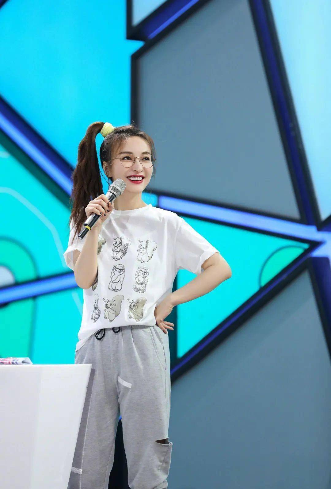 因为|厉害了我的姐！吴昕一脸认真拉票，句句戳心