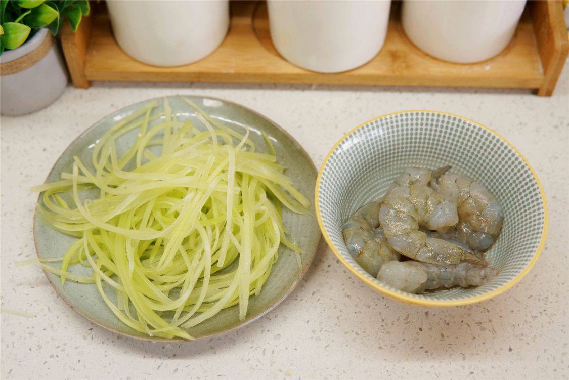 食谱|女神节到了,建议女人:多吃“3谷6菜”,少吃保健品,面色如桃花