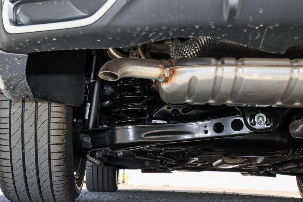 解读荣威i6max1098万起大空间自动挡颜值能打59l油耗低