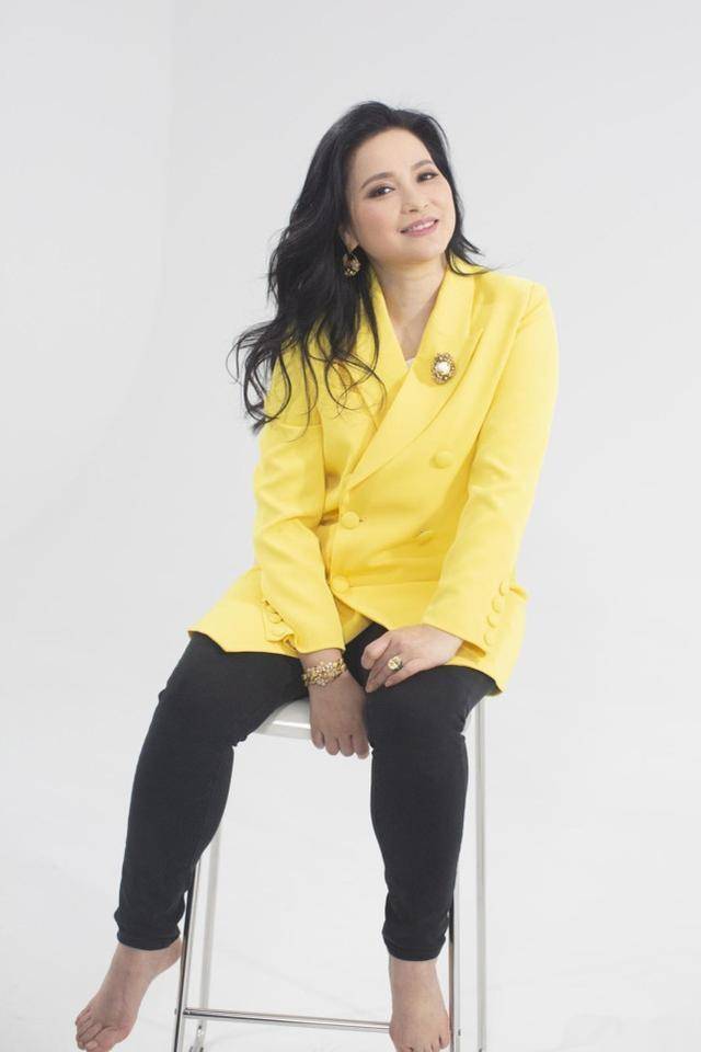 她曾是吴京官配,谢娜给她扮丫鬟,因患病退圈,今身材发福认不出_樊亦敏