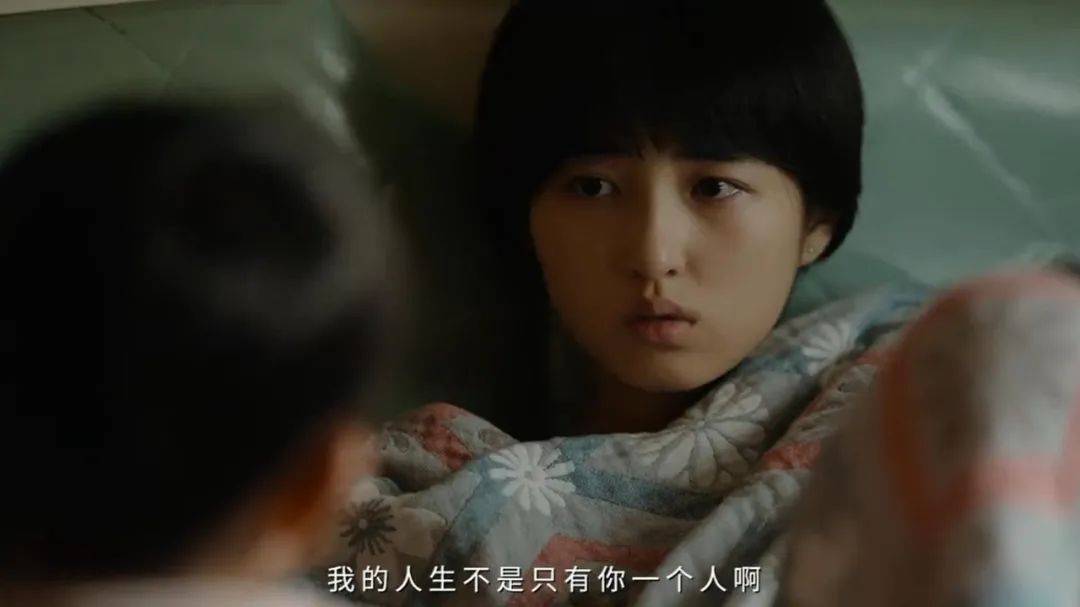 电影|全场都被她演哭，张子枫该为00后拿下第一个影后了！