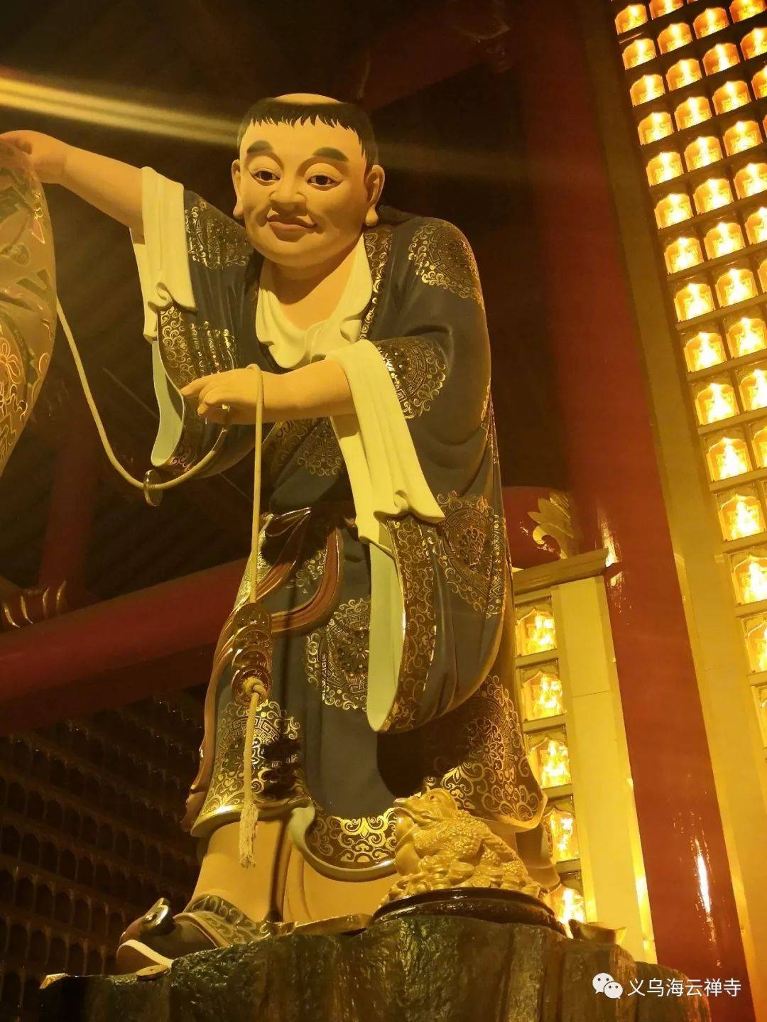 撒钱济贫准财神刘海(农历十二月十四),字宗成,号海蟾子,五代时人,仕