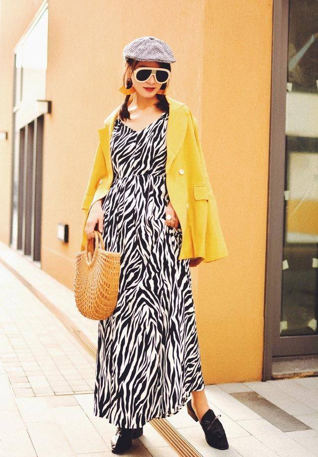 材质 今春流行一种穿搭，叫“西装+裙子”，清爽减龄，时尚达人都爱了