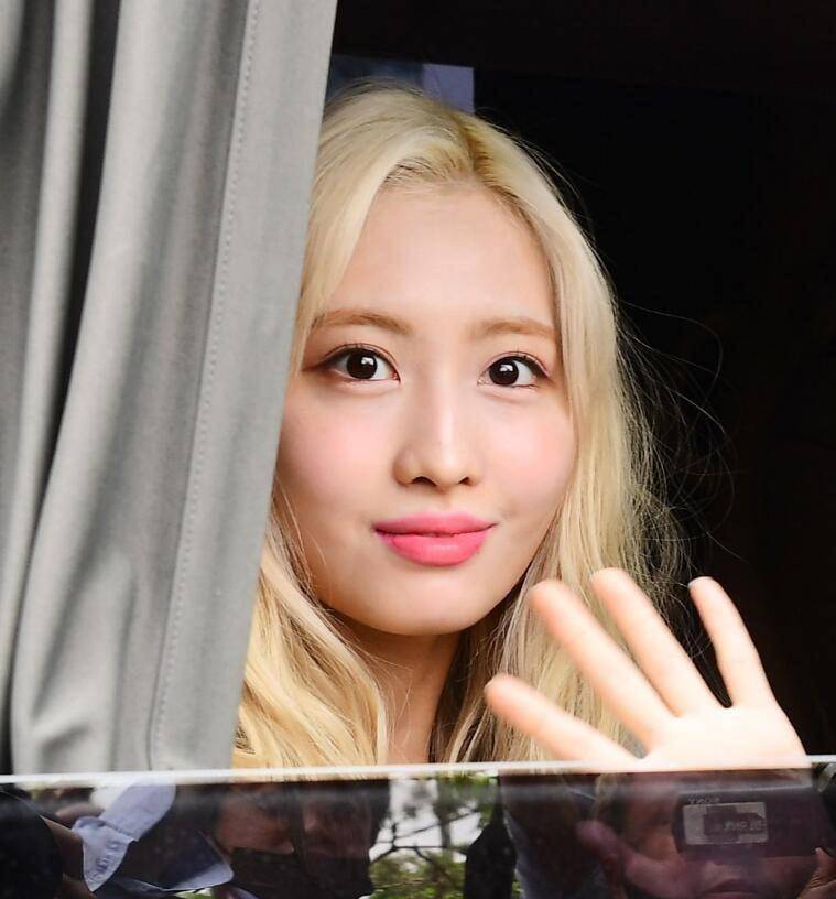 MomoTwice MOMO 的“美貌近况”：与金希澈公开恋情后，美貌升级