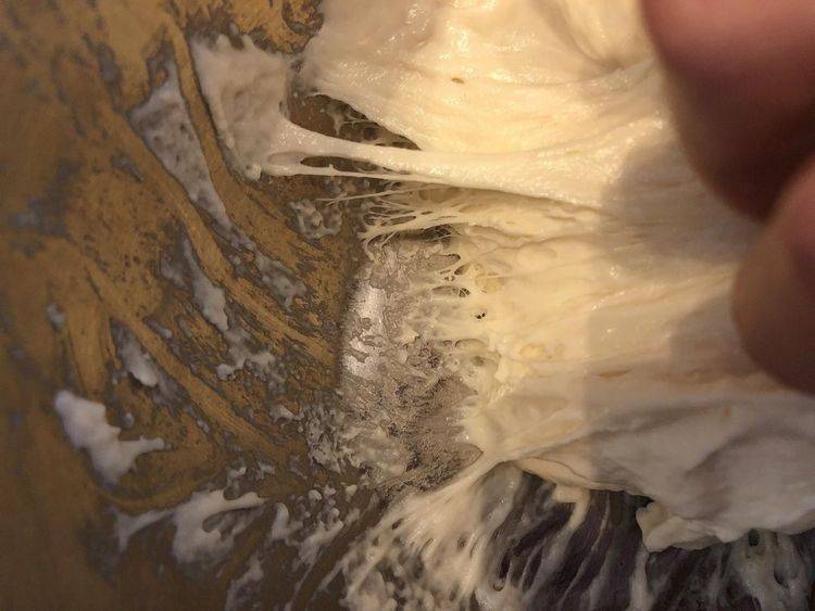 面包|家人迷上了这个早餐包，松软的外皮包裹着浓香的馅料，太美味了