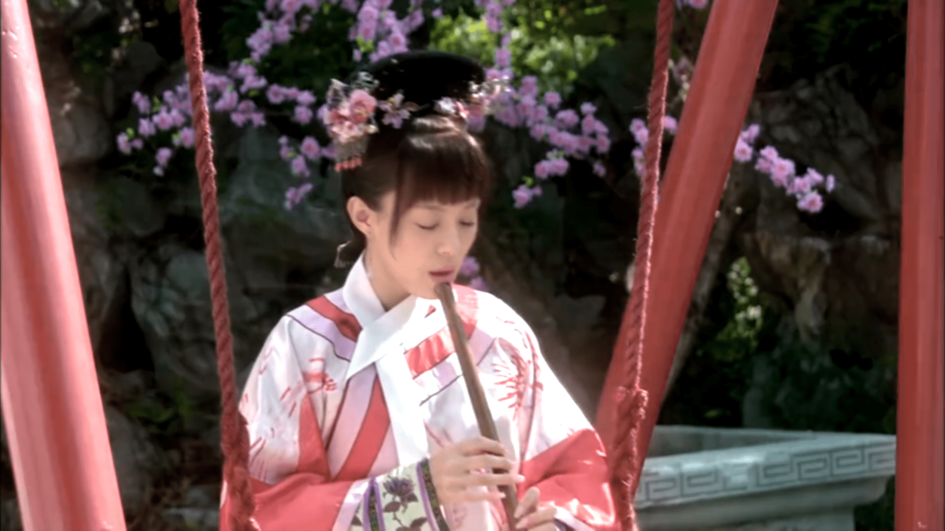 甄嬛就吹了一曲《杏花天影》,皇上听了一会儿随口就说出很多道道,说出