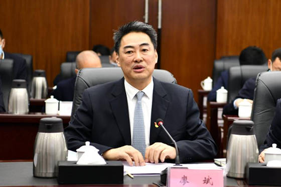 泸州市委副书记,市长余先河,市委副书记封安,学校党委书记廖斌,党委副