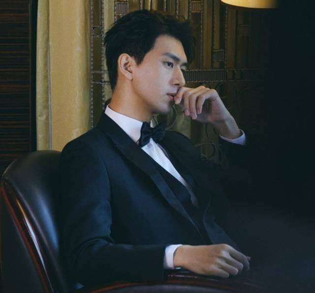 韩栋|当其他同期要么二番不好找要么自己当二番时,迪丽热巴资源升级了