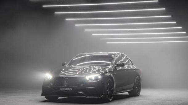 奔驰e级高性能改装版曝光 升级4 5t发动机看起来比5系更帅 乐惠车