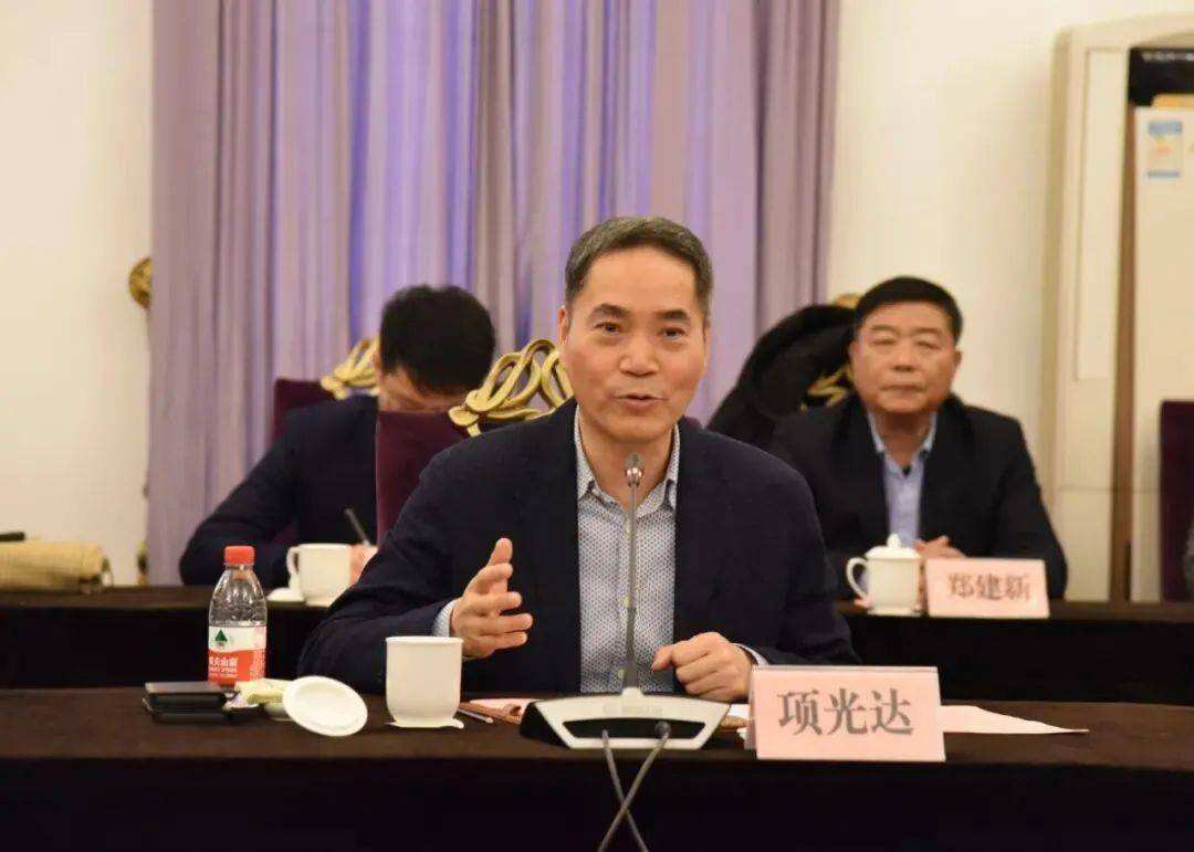 青山_控股_张积敏