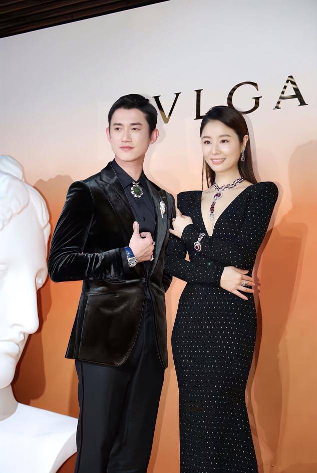 珠宝 林心如怎么瘦的！S码的礼服塞进去竟然没赘肉，没了大红唇真养眼