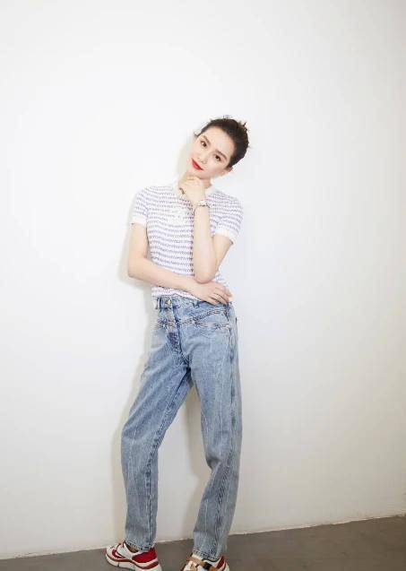 黑色刘诗诗倪妮新剧演情敌，素颜出镜反差大，网友：两个都是阿姨