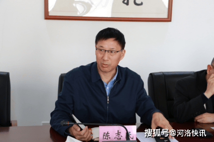 九三学社河南省委专职副主委陈志民,秘书长王治华出席会议.