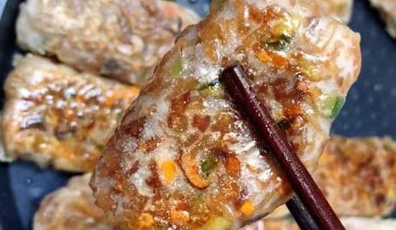 个人感觉|春季，我家早餐多吃它，包上馅一烙，外皮香酥内鲜香，比烧麦好吃