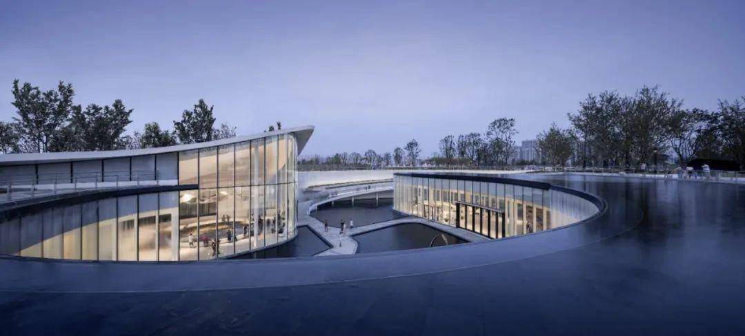 下沉式广场设计以退为进地上地下建筑与景观立体空间自然相融