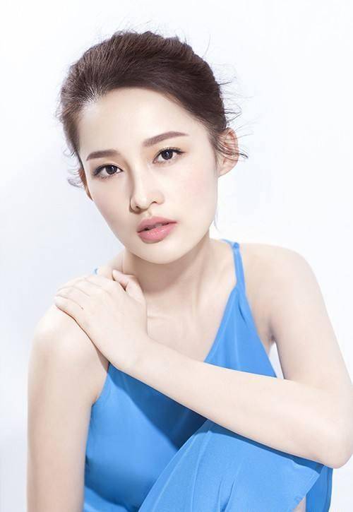 什么30岁的李沁看不出有任何少妇的感觉，有的只是青春少女的形象