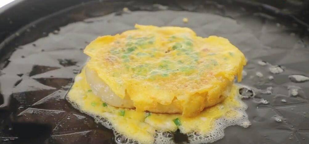 做法|早餐，包子油條靠邊站，1碗面粉2個雞蛋，簡單一攪，15分鐘就出鍋