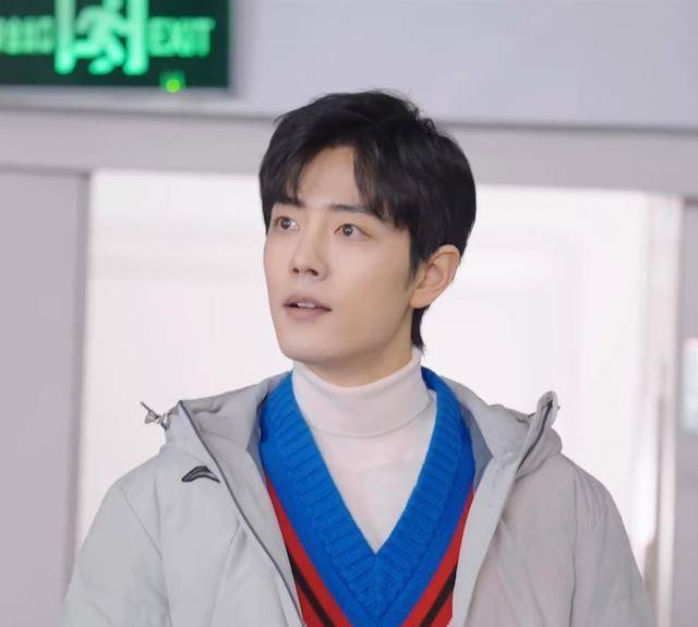 黄金档|肖战凌晨落地机场!《王牌部队》官宣上星,三大卫视黄金档联播