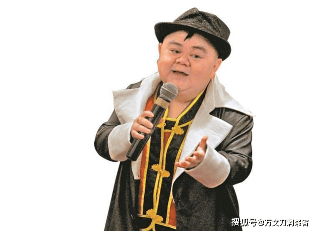 男子身高仅1米2,亲妹妹却是1米78大美女,他想不通为什么_张荣_父母