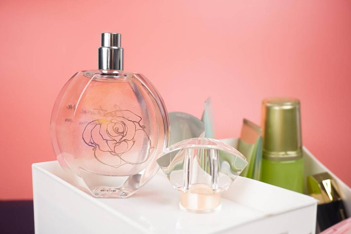 青春美少女的回忆迷香冰希黎幻彩鎏金女士香水