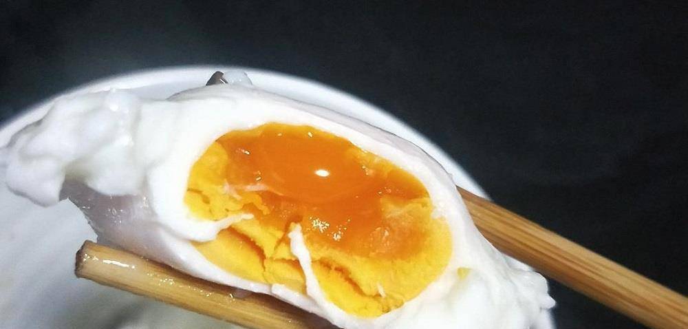 原创详细到啰嗦的流心荷包蛋做法做出来又圆又嫩一起来学做吧