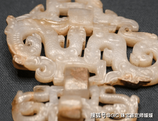 古墓出土的玉器，代表主人的尊贵和不同凡响，富含着神话宗教色彩_搜狐网