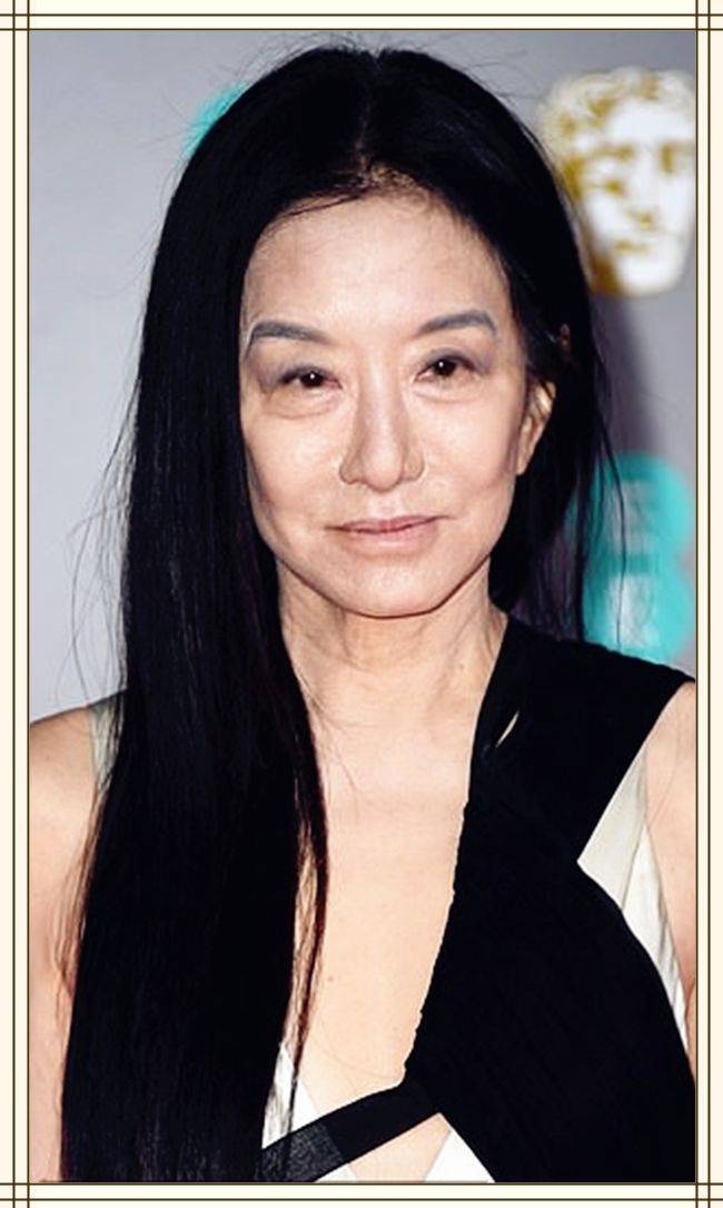 62岁谈恋爱,73岁蹦迪聚会喝洋酒,"婚纱女王"王薇薇