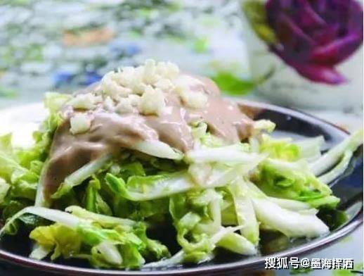 白菜|精选美食：木耳炒火腿、干锅青笋腊肉、小炒鸡腿肉、麻酱白菜做法