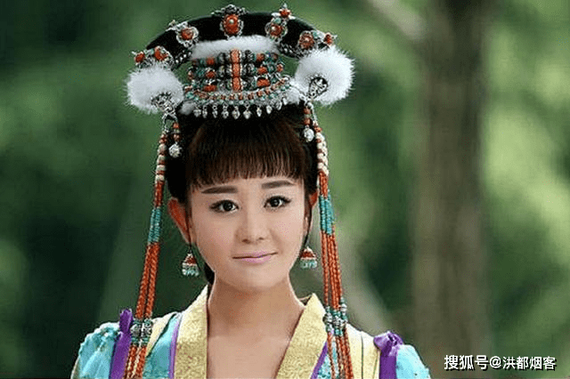 十七福晋,阿灵阿之女,当年剧中扮相特别惊艳,美丽大方,优雅范十足