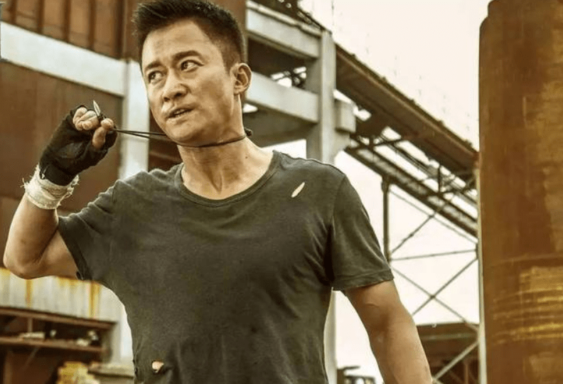 武打|吴京：8岁武术夺冠，14岁瘫痪，24岁爆红，43岁火遍全国！