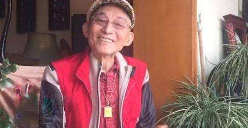 关系“冻龄姥姥”火了,27年前抱着女儿,如今抱着外孙女,更漂亮了