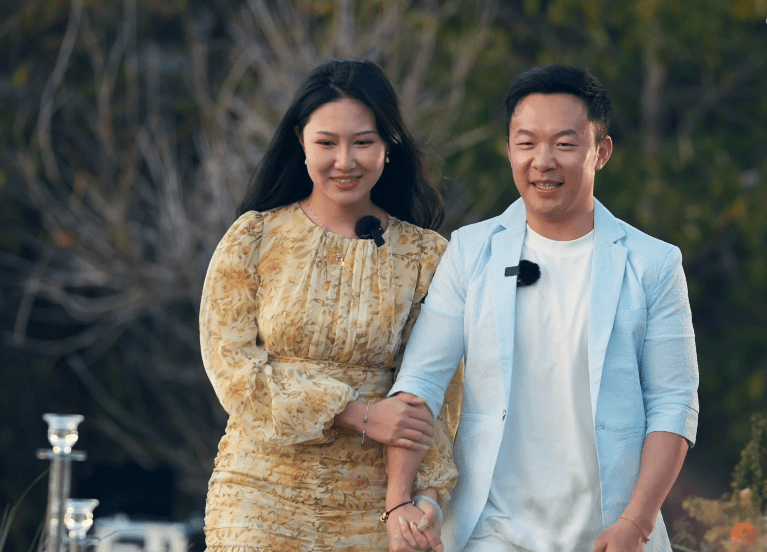 失误|直言等了33年！34岁中国奥运冠军求婚成功：单膝下跪，妻子貌美
