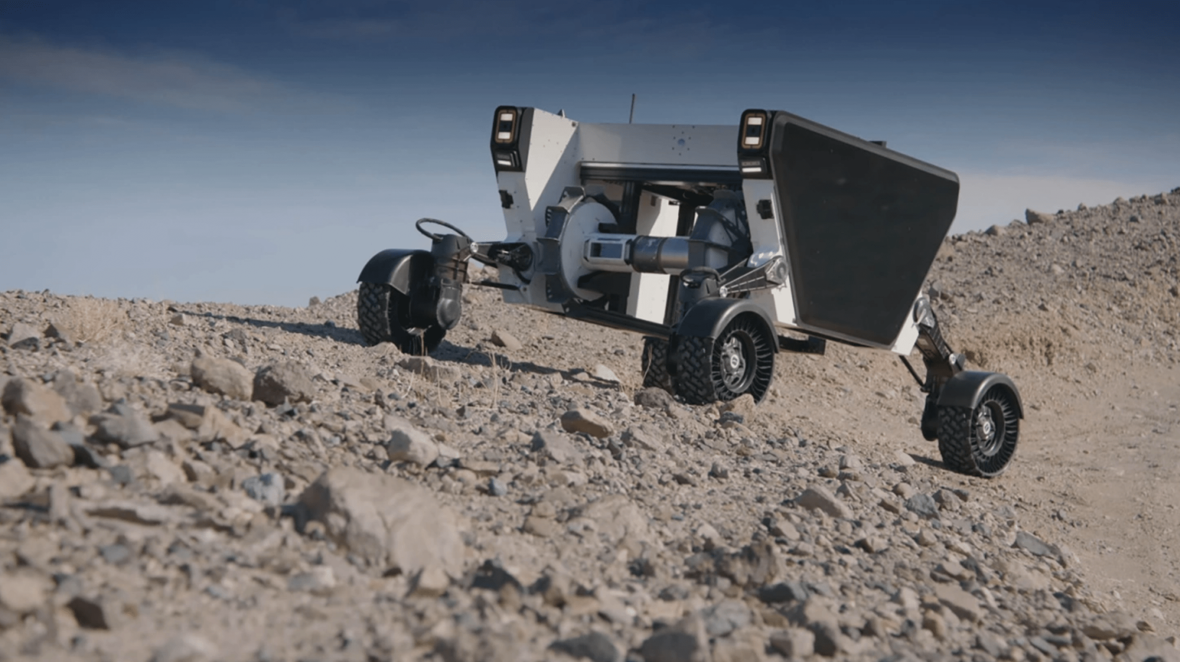 一辆全新的灵活月球车概念原型正在加州沙漠接受测试