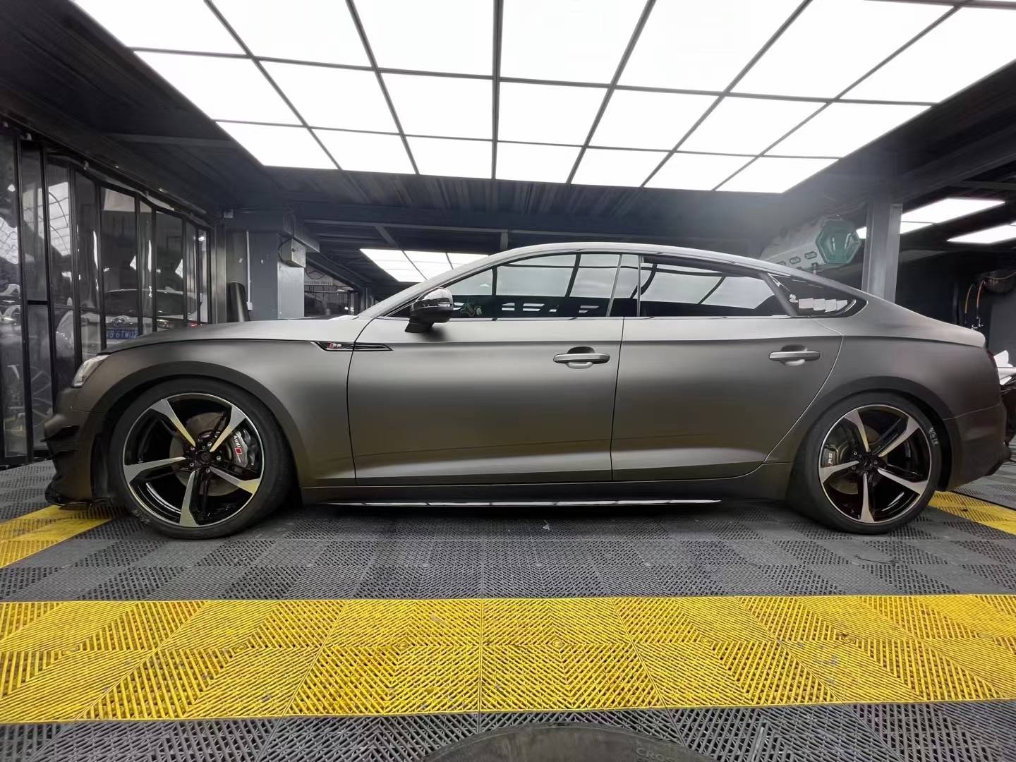 菲卡改色膜颜色暗影灰西装暴徒奥迪rs5