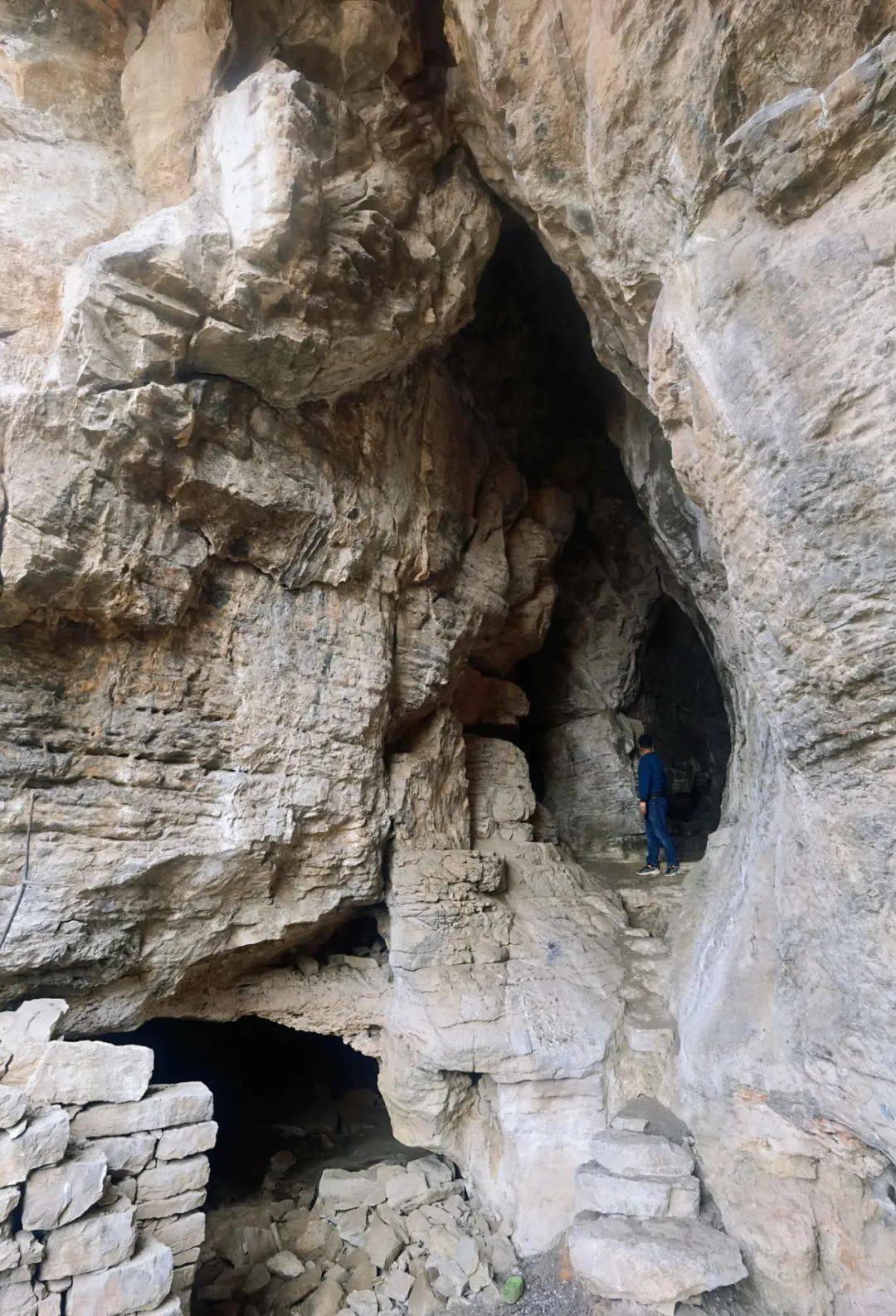人间桃源,神仙洞府,泰安肥城这座山峰值得一玩!_陶山_范蠡_整体