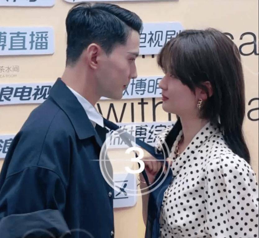 脸部徐正溪妆化得太好了，比乔欣还要精致，下次别化了叫女搭档情何以堪