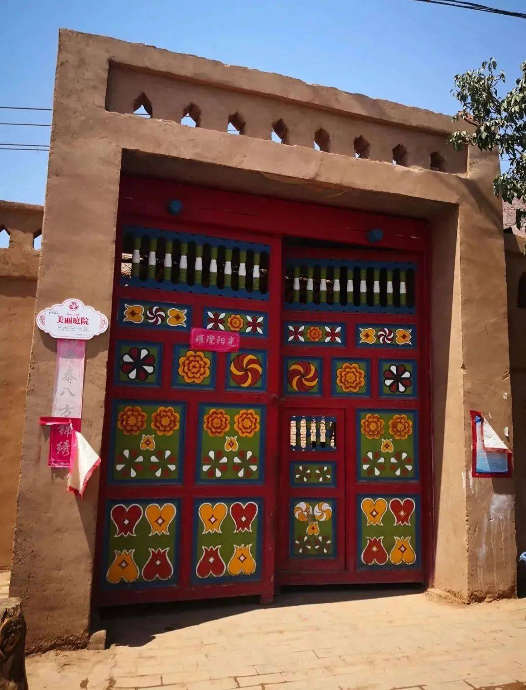 吐鲁番风景之彩门