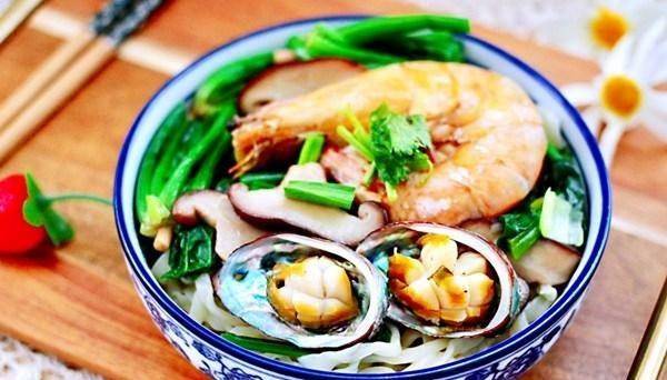 营养素|早餐煮了碗面,晒到朋友圈,朋友吐槽说:这样吃真奢侈,吃不起