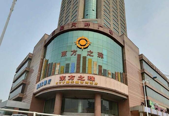 56米天津市津南区月坛商厦楼体广告媒体位置:广告位位于天津市津南区
