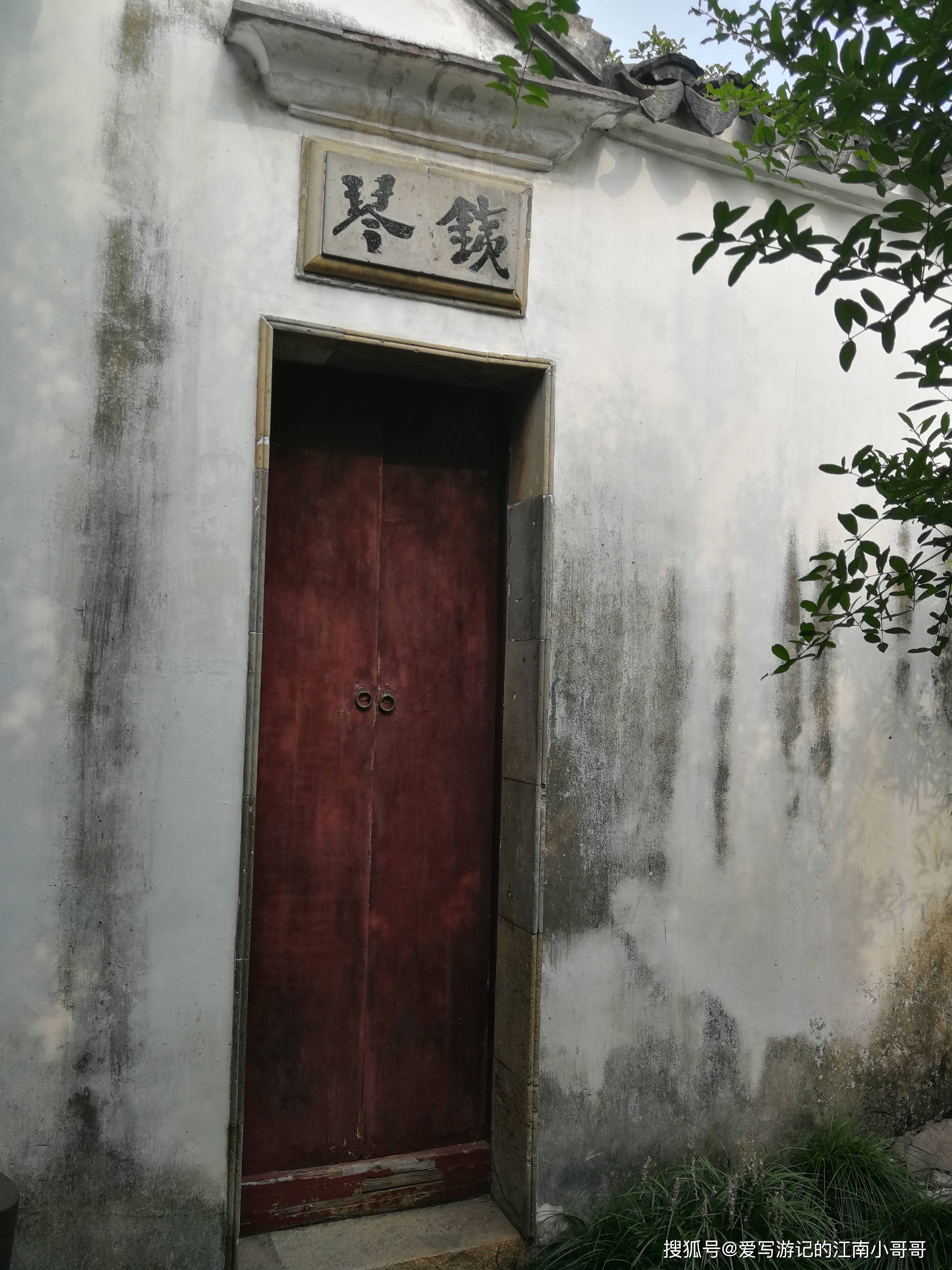 低调的享乐氛围,在网师园的蹈和馆,琴室和牡丹园里,悄然蔓延