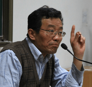 本以为在这次投票中,王德峰教授基本上就与烟无缘,但是却没想到多数